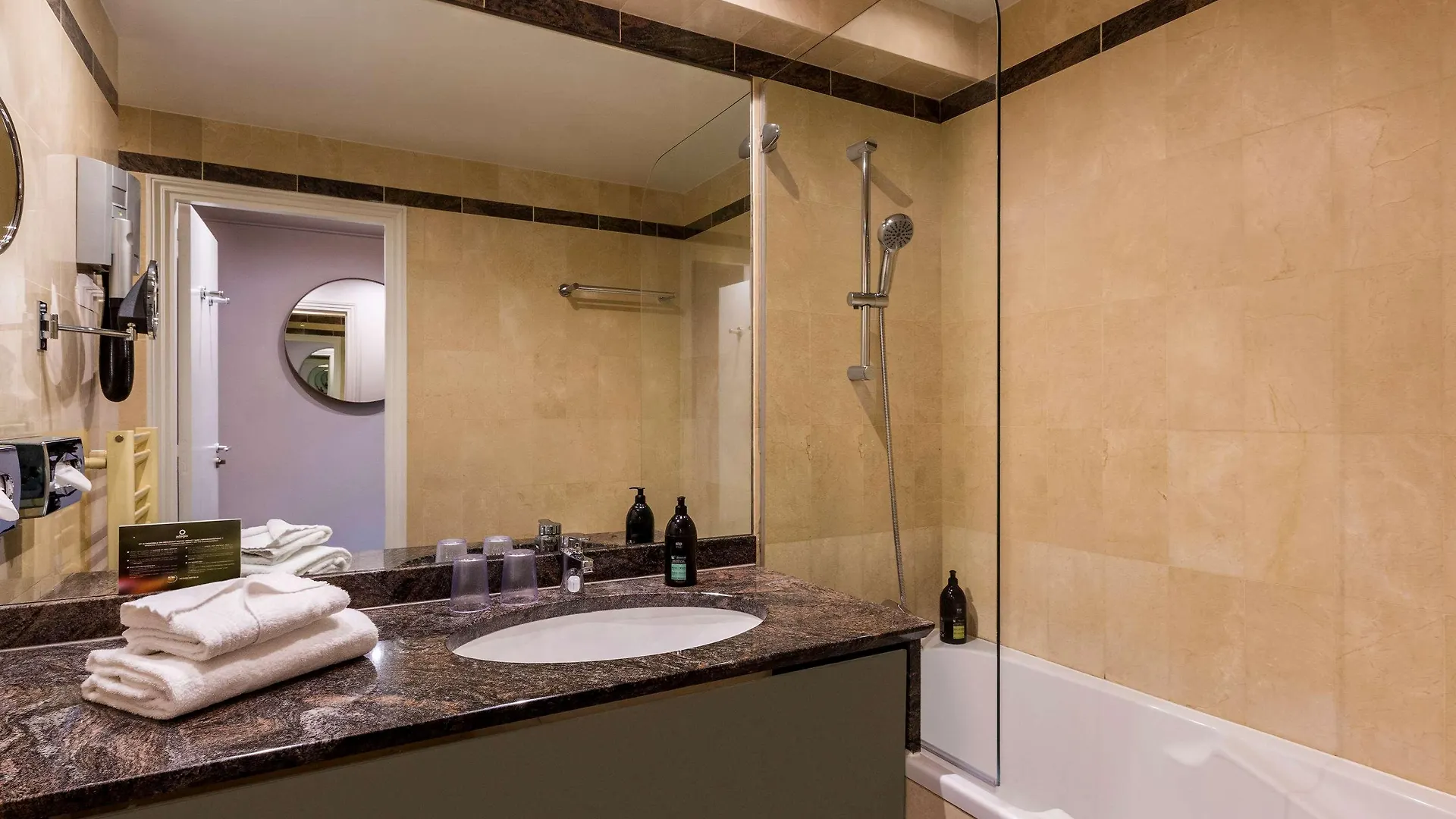 Adagio Haussmann Champs Elysees Aparthotel 4*