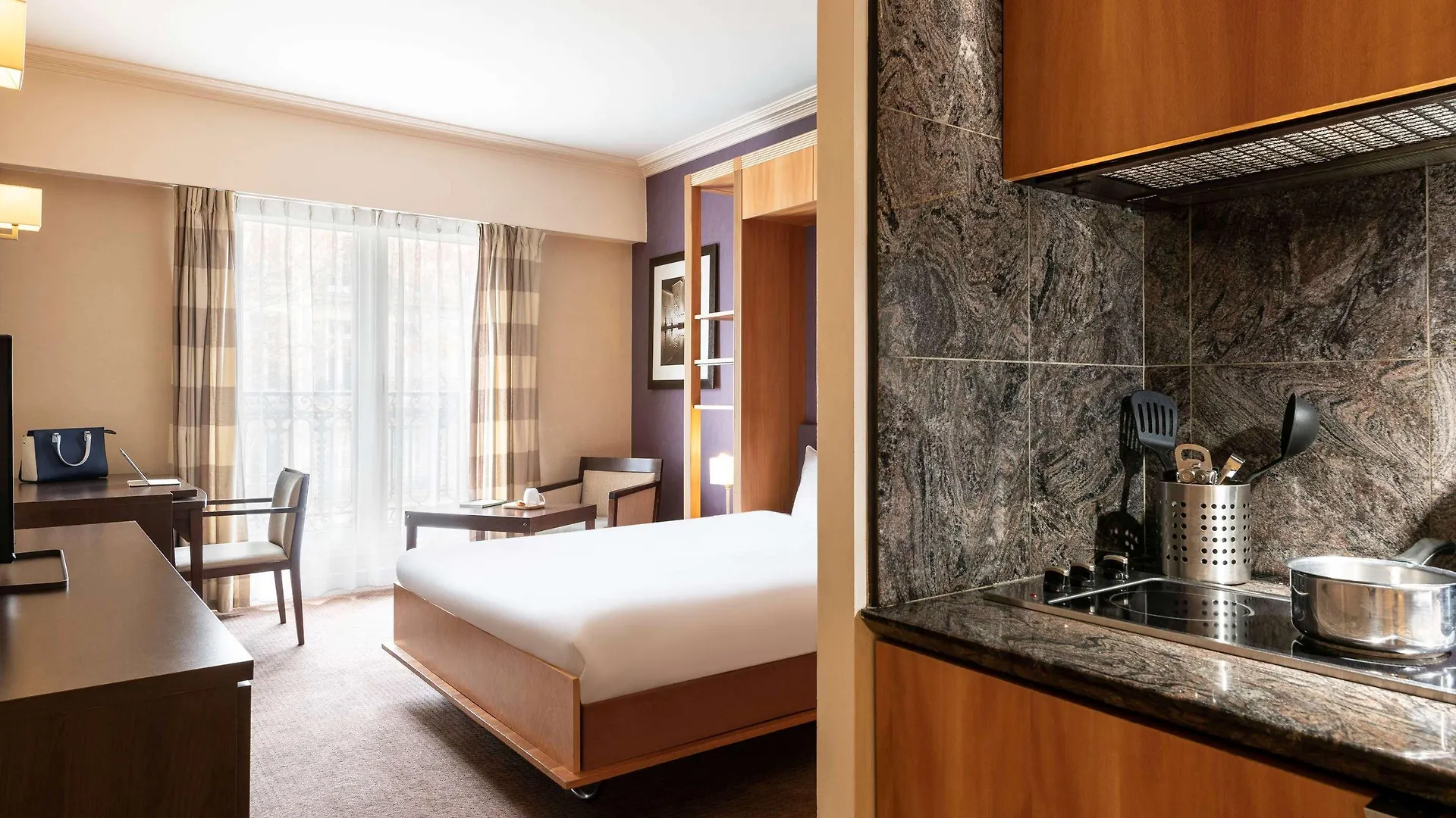 Adagio Haussmann 4*