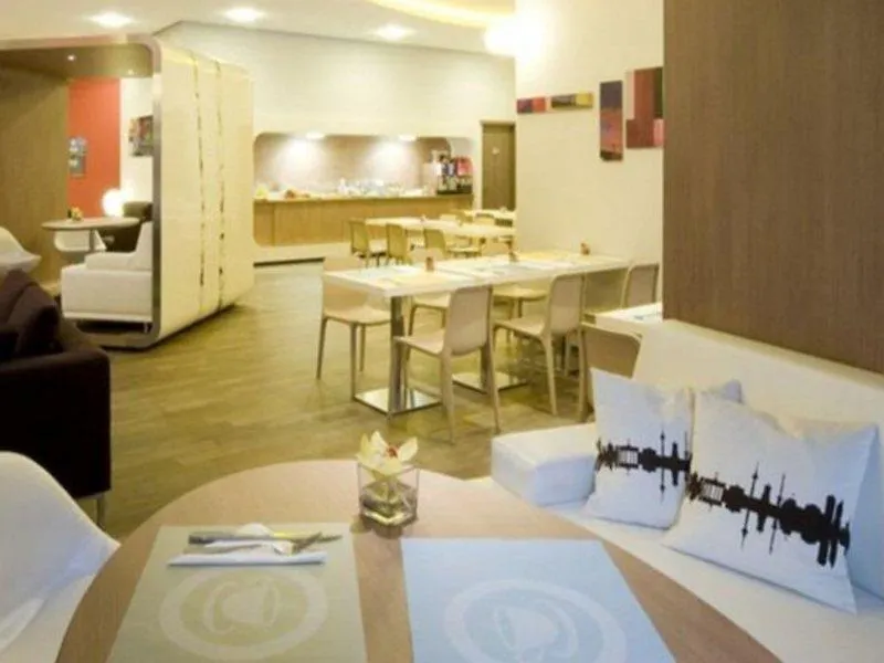 Adagio Haussmann 4* Paris
